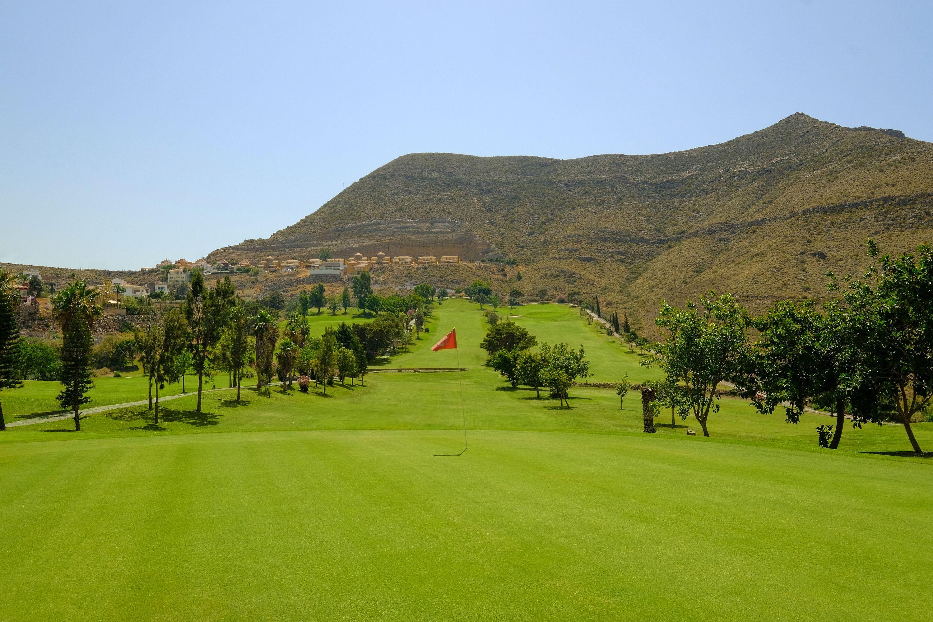 Hotel Envia Almeria Spa & Golf Агвадульсе Экстерьер фото Golf course in La Manga